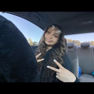 Meet your Posher, Destiny